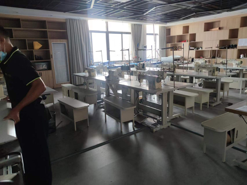 某学校内部物资搬迁